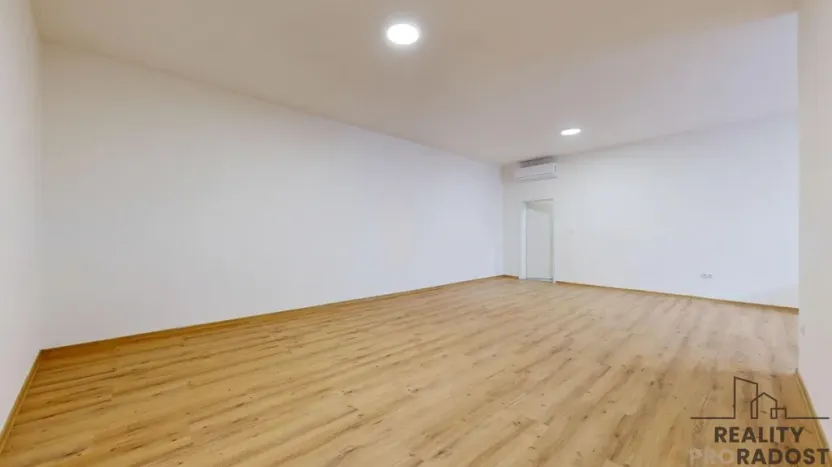 Prodej bytu 3+kk, Třebíč - Vnitřní Město, Karlovo nám., 123 m2