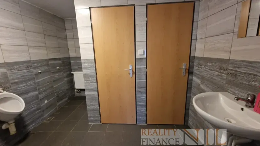 Pronájem obchodního prostoru, Dobřany, Školní, 79 m2