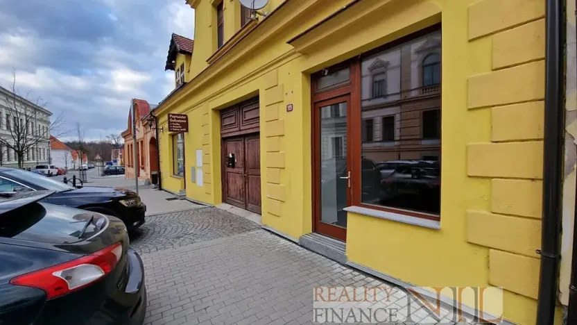 Pronájem obchodního prostoru, Dobřany, Školní, 79 m2