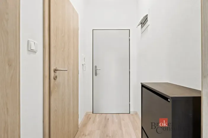 Prodej bytu 2+kk, Milovice - Mladá, Slepá, 41 m2