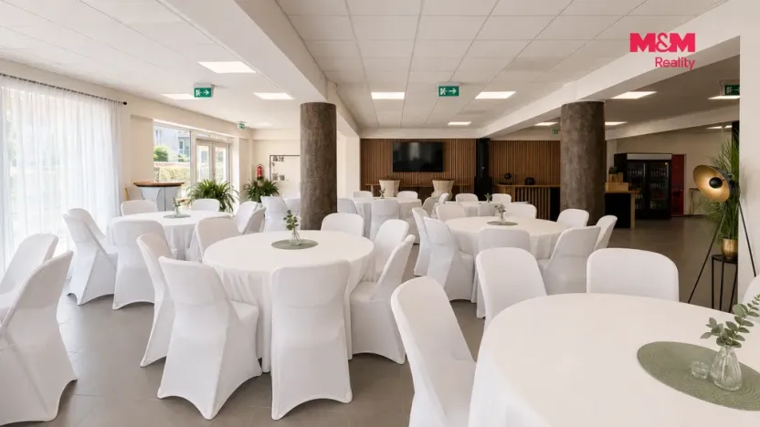 Pronájem obchodního prostoru, Louny, Březinova, 210 m2