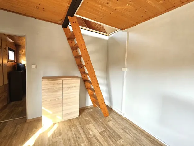 Pronájem chaty, Kralupy nad Vltavou - Zeměchy, 30 m2