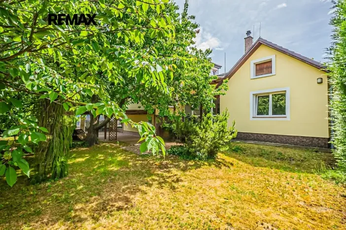 Prodej rodinného domu, Hřebeč, V háji, 165 m2