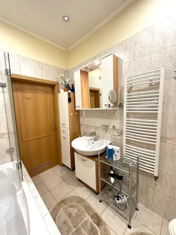 Prodej bytu 3+1, Karlovy Vary, Sadová, 112 m2