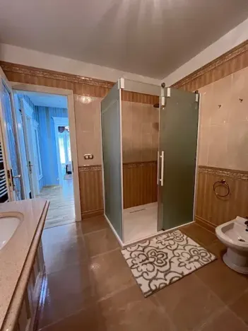 Prodej bytu 4+1, Karlovy Vary, Divadelní náměstí, 145 m2