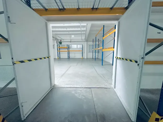 Pronájem výrobních prostor, Chodová Planá, Kyjovská, 2497 m2