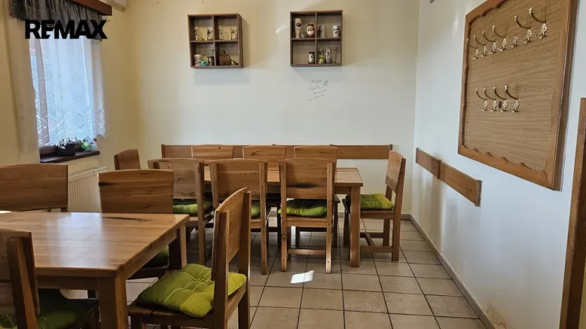 Pronájem restaurace, Dubičné, 250 m2