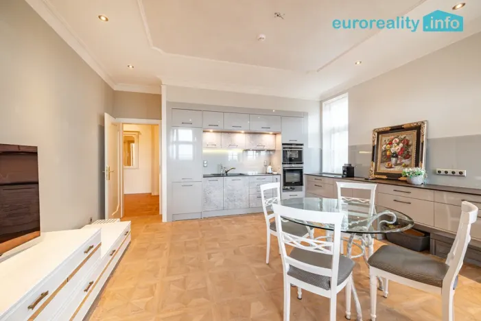 Prodej bytu 4+kk, Mariánské Lázně - Úšovice, Zeyerova, 116 m2