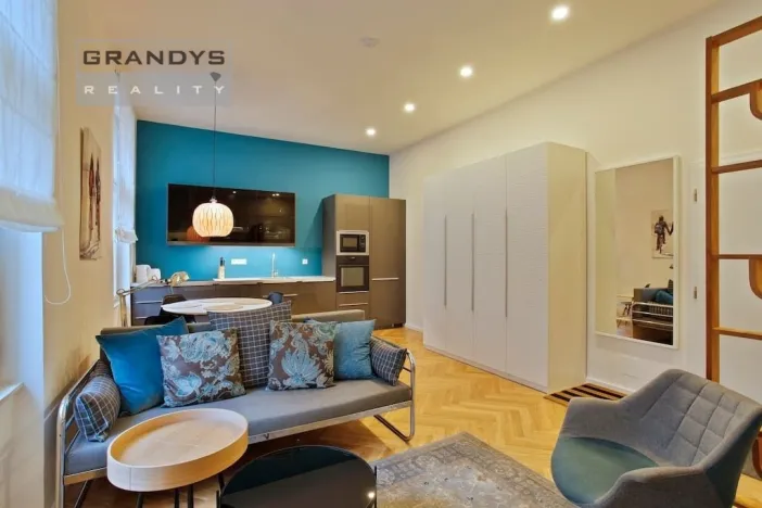 Pronájem bytu 2+kk, Praha - Bubeneč, U studánky, 40 m2
