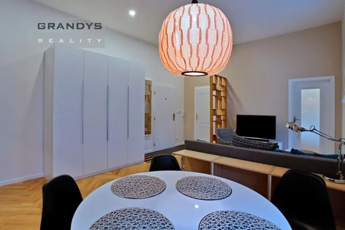 Pronájem bytu 2+kk, Praha - Bubeneč, U studánky, 40 m2