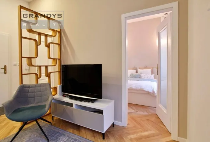 Pronájem bytu 2+kk, Praha - Bubeneč, U studánky, 40 m2