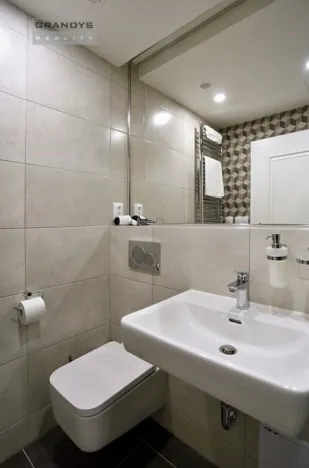 Pronájem bytu 2+kk, Praha - Bubeneč, U studánky, 40 m2