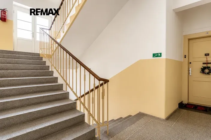 Pronájem bytu 1+1, Praha - Břevnov, U kaštanu, 43 m2