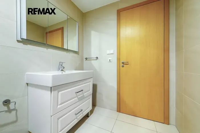 Pronájem bytu 1+kk, Praha - Žižkov, Ke kapslovně, 53 m2