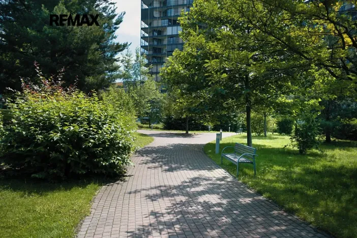 Pronájem bytu 1+kk, Praha - Žižkov, Ke kapslovně, 53 m2