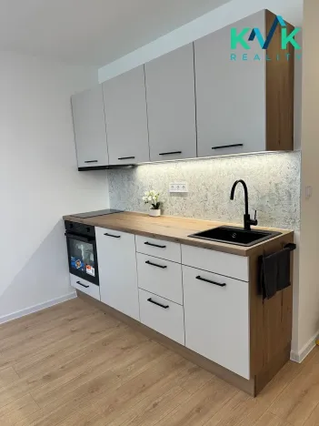 Prodej bytu 1+kk, Karlovy Vary, Fibichova, 20 m2
