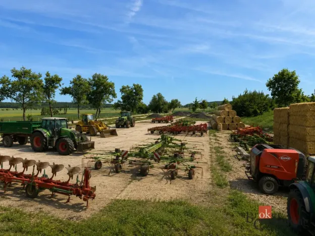 Pronájem skladu, Měník, 5000 m2