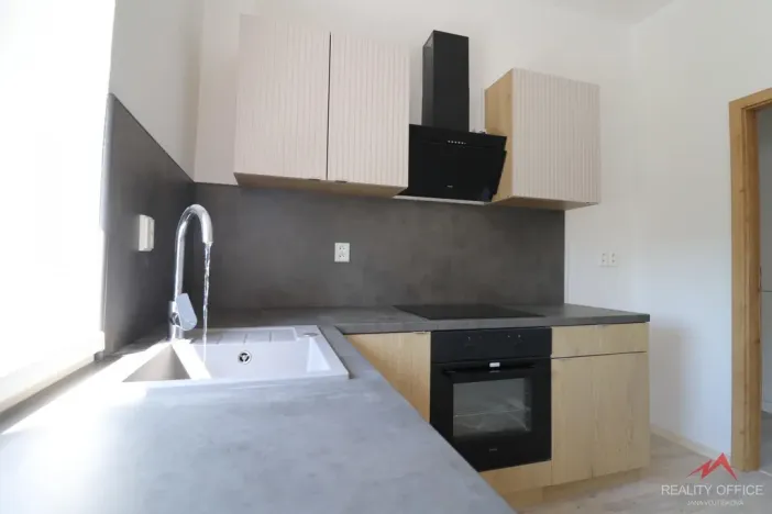 Prodej bytu 2+kk, Děčín - Děčín VI-Letná, Novoměstská, 41 m2