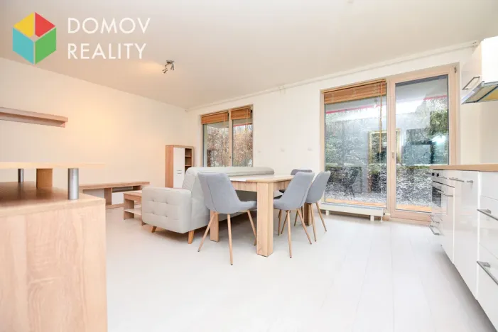 Pronájem bytu 1+kk, Praha, Dolnocholupická, 37 m2
