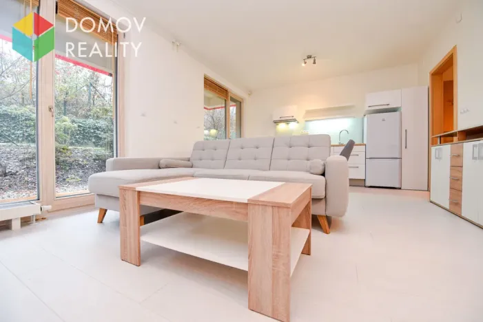 Pronájem bytu 1+kk, Praha, Dolnocholupická, 37 m2