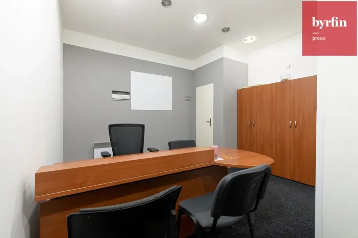 Pronájem kanceláře, Opava, Dolní náměstí, 27 m2