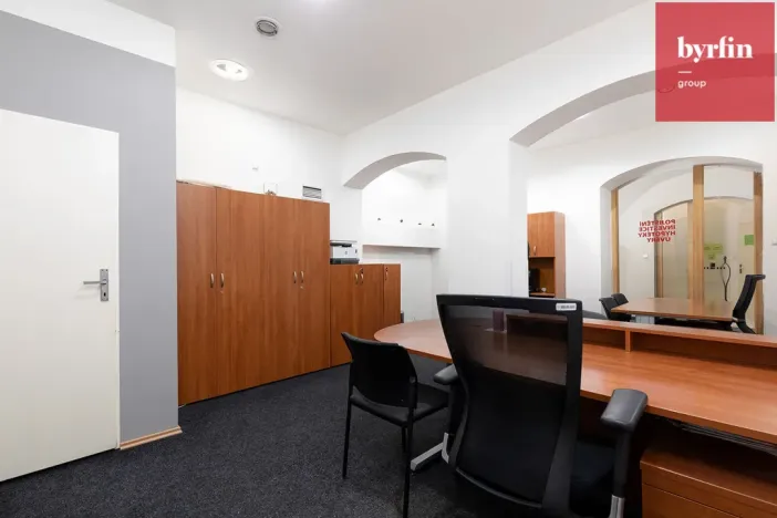 Pronájem kanceláře, Opava, Dolní náměstí, 27 m2
