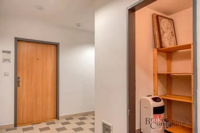 Pronájem bytu 2+kk, Praha - Holešovice, Na Maninách, 60 m2