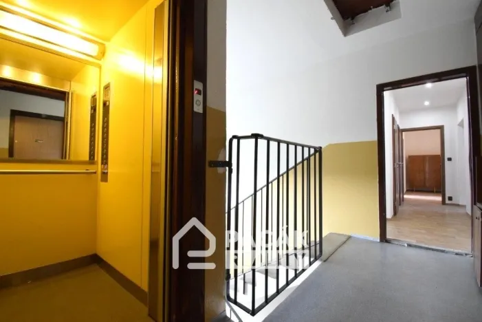 Pronájem bytu 3+1, Olomouc - Neředín, Stiborova, 74 m2