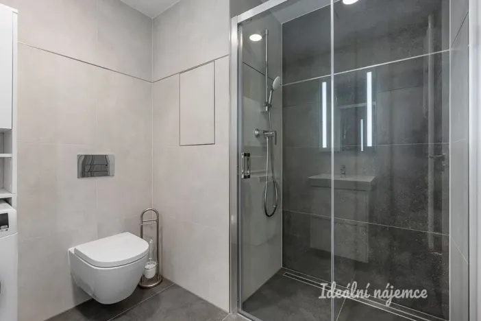 Pronájem bytu 1+kk, Praha - Hloubětín, Domalípova, 32 m2