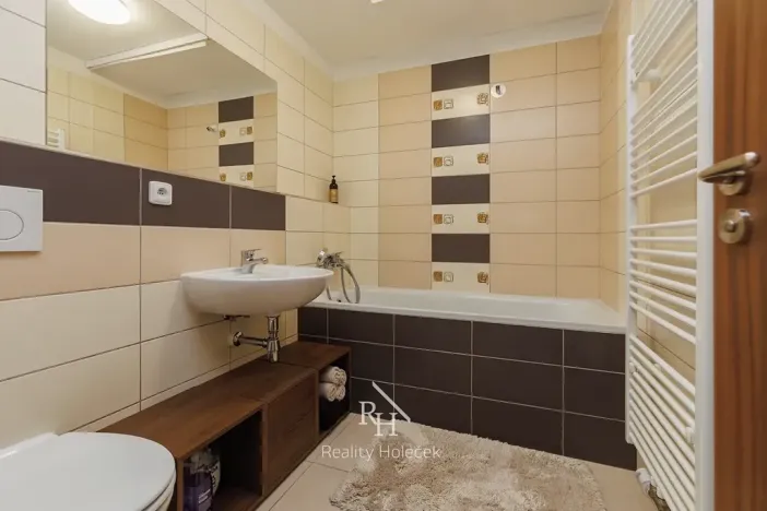 Prodej bytu 2+kk, Buštěhrad, Ořešín, 52 m2