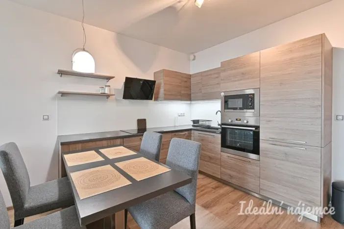 Pronájem bytu 2+kk, Moravany, Višňová, 61 m2