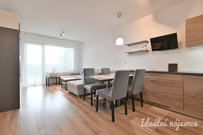 Pronájem bytu 2+kk, Moravany, Višňová, 61 m2