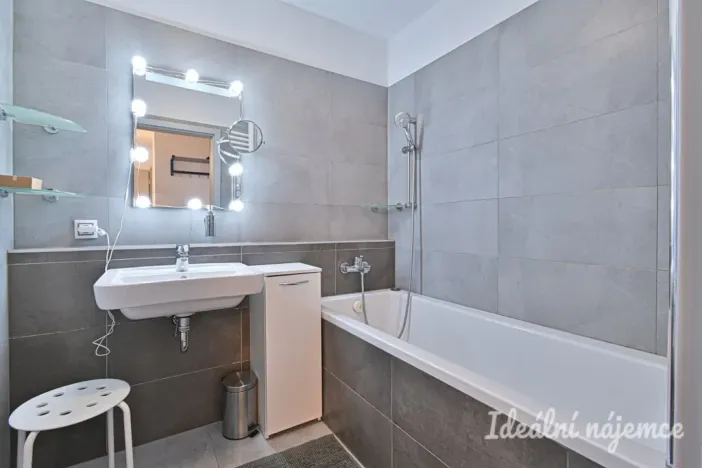 Pronájem bytu 2+kk, Moravany, Višňová, 61 m2