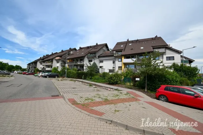Pronájem bytu 2+kk, Moravany, Višňová, 61 m2