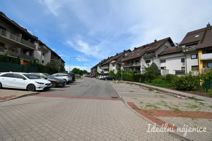 Pronájem bytu 2+kk, Moravany, Višňová, 61 m2