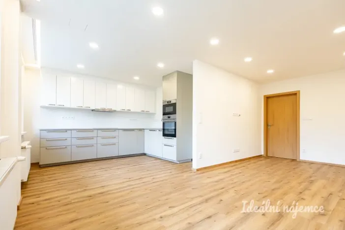 Pronájem bytu 3+kk, Praha - Vršovice, Baškirská, 85 m2