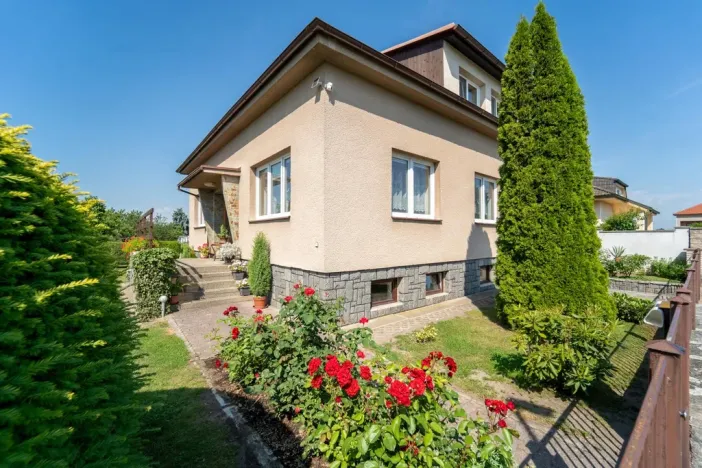 Prodej vícegeneračního domu, Veltruby, Nová, 340 m2
