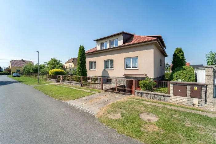 Prodej vícegeneračního domu, Veltruby, Nová, 340 m2