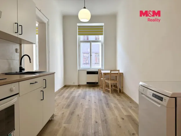 Pronájem bytu 1+1, Praha - Smíchov, Vltavská, 40 m2