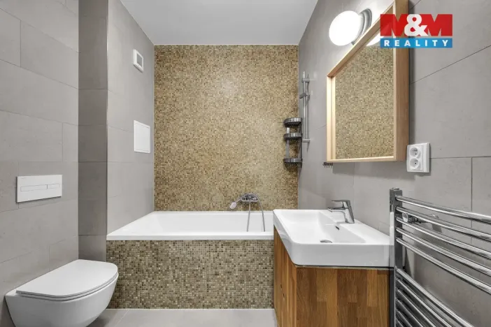 Pronájem bytu 2+kk, Pardubice - Bílé Předměstí, Husova, 58 m2