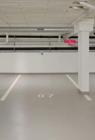 Pronájem garážového stání, Hradec Králové - Pražské Předměstí, 13 m2