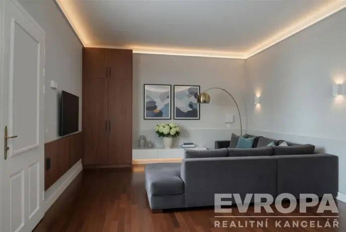 Prodej rodinného domu, Břeclav - Poštorná, Celnice-středisko služeb, 120 m2