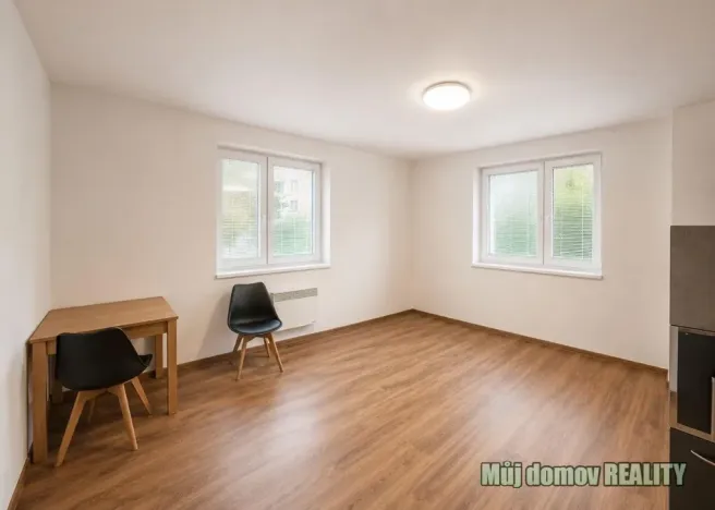 Pronájem bytu 2+kk, Praha - Hloubětín, 39 m2
