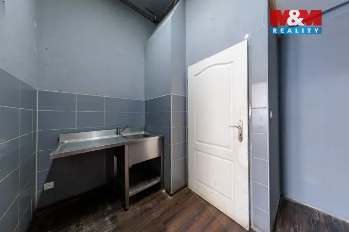 Pronájem obchodního prostoru, Karlovy Vary, Jaltská, 50 m2