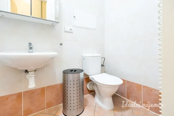 Pronájem bytu 2+kk, Praha - Kbely, Pod Nouzovem, 57 m2
