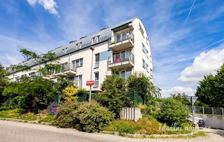 Pronájem bytu 2+kk, Praha - Kbely, Pod Nouzovem, 57 m2
