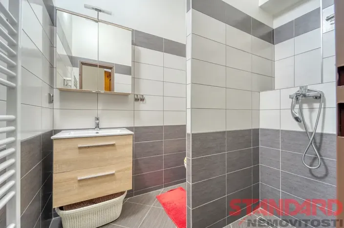 Prodej komerční nemovitosti, Chrášťany, Plzeňská, 207 m2