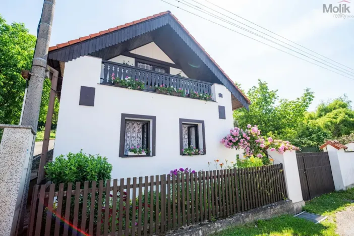 Prodej rodinného domu, Pnětluky - Konětopy, 248 m2
