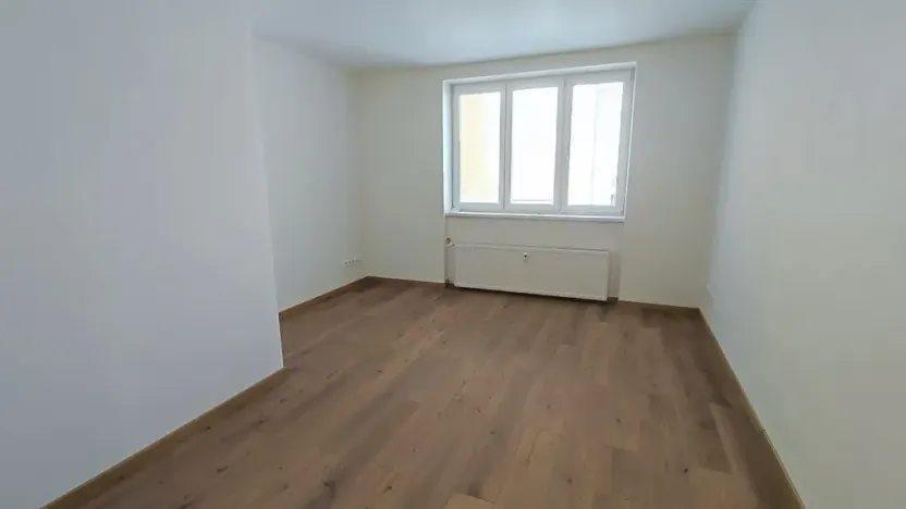 Prodej obchodního prostoru, Praha, Bělohorská, 86 m2
