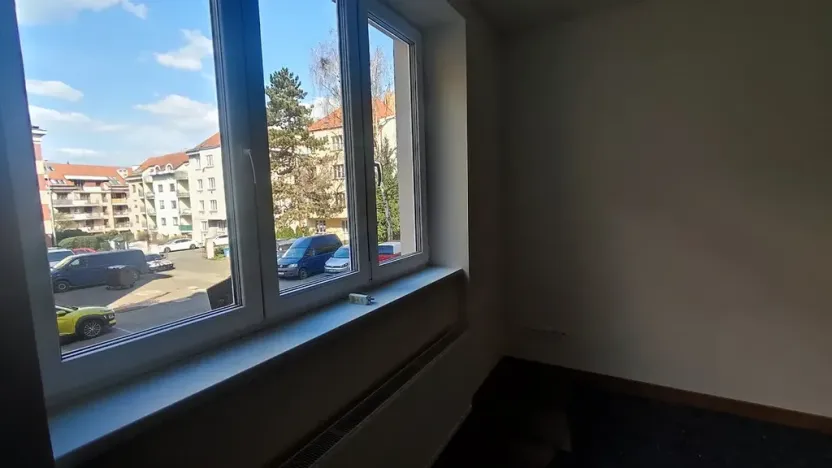Prodej obchodního prostoru, Praha, Bělohorská, 86 m2